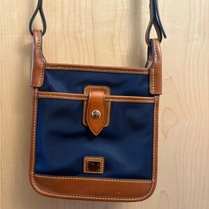 Wayfarer Letter Carrier